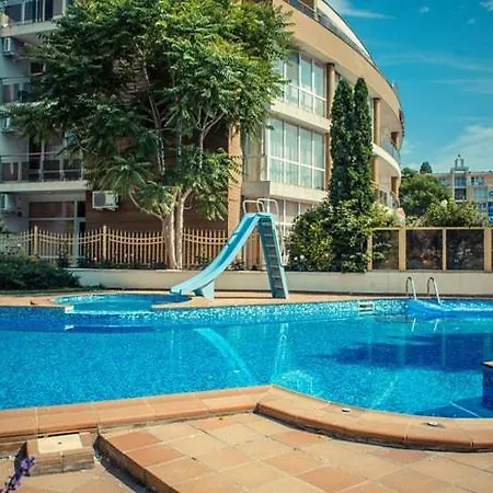 Apartment Central, 3 Bedroom At Golden Complex Slantschew brjag