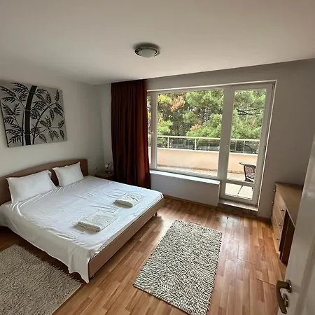 Apartment Central, 3 Bedroom At Golden Complex Slantschew brjag