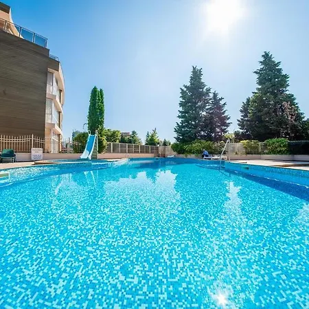 Central, 3 Bedroom At Golden Complex