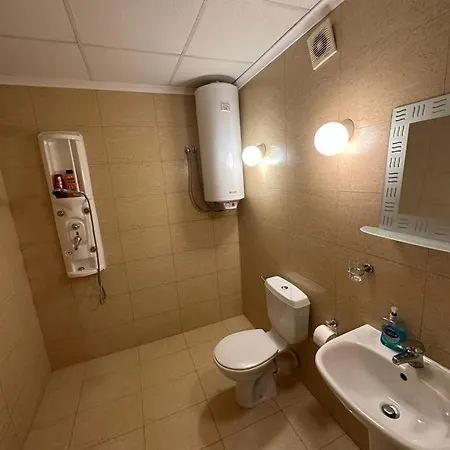 Central, 3 Bedroom At Golden Complex Lägenhet