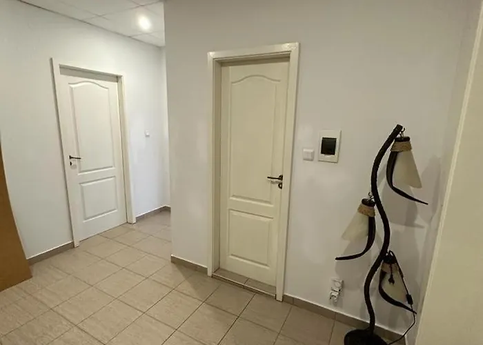 Central, 3 Bedroom At Golden Complex Appartement *