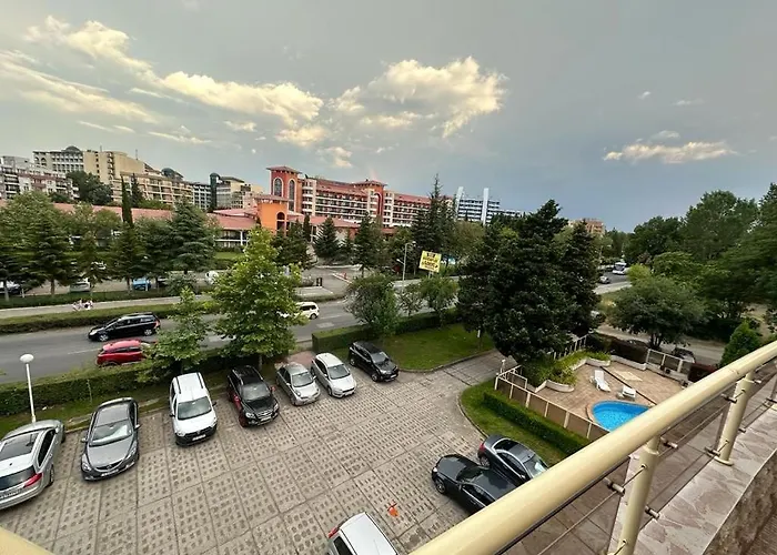 Central, 3 Bedroom At Golden Complex Διαμέρισμα