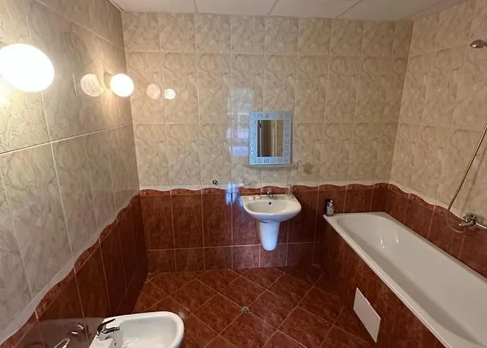 Central, 3 Bedroom At Golden Complex